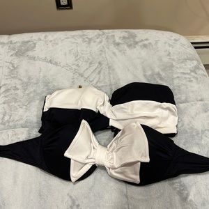VICTORIAS SECRET| two black and white balconette swim tops